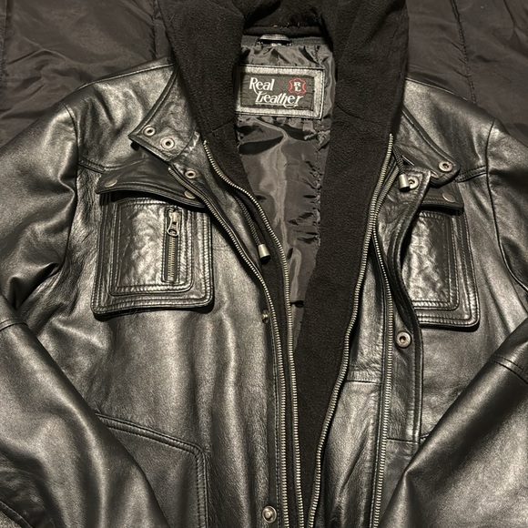 Leather jacket - Picture 2 of 5